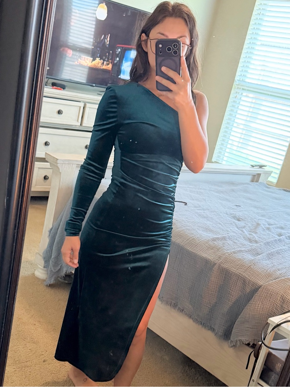 One-Shoulder Dark Green Velvet Midi Dress